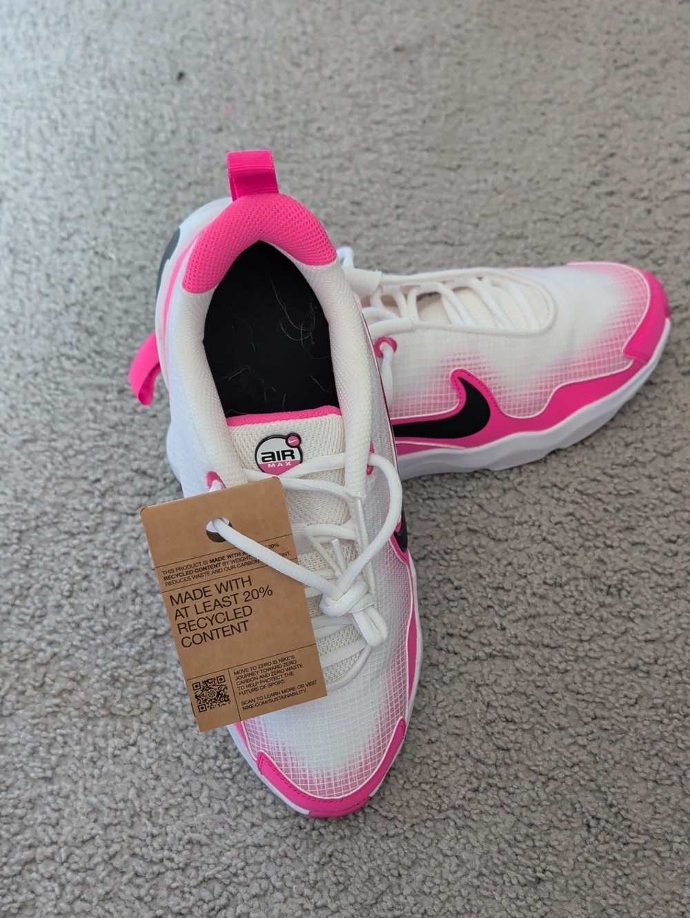 Nike Air Max Dn8 Women's Pink & White US 6y / Adults 8 NWT